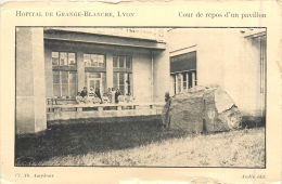 69 LYON - Hopital De Grange Blanche - Cours De Repos D'un Pavillon - Other & Unclassified