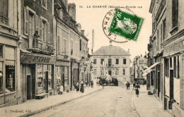 LA CHARITE SUR LOIRE (58) Grande Rue Commerces Animation - La Charité Sur Loire