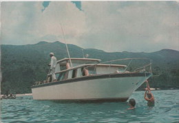 AFRIQUE -  Grande-Comore - Complexe Hôtelier De Maloudja - Un Des Bateaux De Pêche - Comores