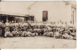 Carte Postale Photo Militaire Français Du 63 ème Régiment D´Infanterie -  ´d´Artillerie ? A SITUER A LOCALISER ? - Kazerne