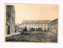 Deinze  Kostschool Der Zusters Maricolen  Binnenhof - Deinze