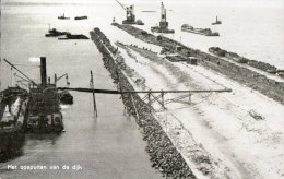 Zuiderzeewerken Het Opspuiten Van De Dijk - Harderwijk