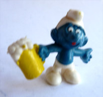 Figurine SCHTROUMPF PLAGIAT BUVEUR DE BIERRE (1) SMURF PITUFO SCHLUMPH - Smurfs