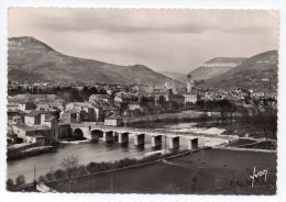 CP, 12, MILLAU, Le Tarn, Le Pont Lerouge Et La Ville, écrite, Voyagé , Carte Dentelée - Millau