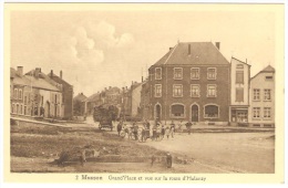 MUSSON   ---  Grand' Place Et Vue Sur La Route D' Halanzy - Musson