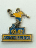 Delcampe - Pin´s LA POSTE  - ASPTT EPINAL HAND BALL 91-92 - Post