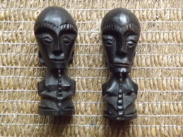 STATUETTE - INDONESIE - REGION INDETERMINEE - LOT DE 2 - BOIS - HAUTEUR 10 CM - Arte Asiático