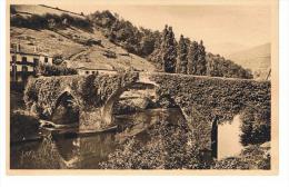 BIDARRAY - Le Très Pittoresque Et Vieux Pont En Dos D´âne Sur La Nive - Bidarray