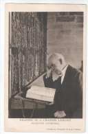 Reading In A Chained Library - Hereford Cathedral - England - UK - Old Postcard - Unused - Libraries