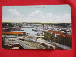 United Kingdom > England > Hampshire > Southampton  The Docks Ca 1910--- Not Mailed     Ref 1014 - Southampton