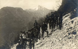 EMBRUN ENVIRONS (05) Carte Photo Groupe Du 14è Régiment De Chasseurs Alpins En Excursion - Embrun