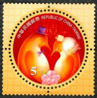 NT$5 2013 Congratulations Stamp Chinese Wedding Penguin Bird Hat Circular Stamp Unusual - Pingouins & Manchots