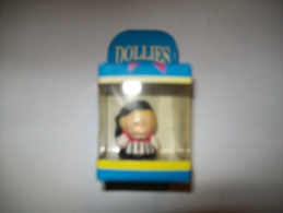 Mini Poupee DOLLIES, Kenner Parker 1993 Forces Et Media, Serie De 30 Modeles A Collectionner, Dans Boite D´origine - Other & Unclassified