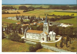 CP 17   AULNAY  DE  SAINTONGE   201 -  L'église   Saint -pierre  De  La  Tour   Village  De  1450  Habitants - Aulnay