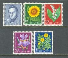 1961 SWITZERLAND PRO JUVENTUTE MICHEL: 742-746 MNH ** - Unused Stamps