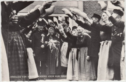 Twente - Erehaag Van Boerendansers Voor Hun Bruidspaar - Twente Folklore - Holland/Nederland - Autres & Non Classés