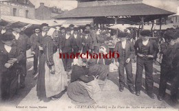 Vendée Challans La Place Des Halles Un Jour De Marché éditeur Artaud Nozais - Challans