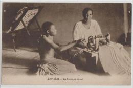 Zambia - Zambeze - Nude - La Reine Au Travail - Royal Family - Exposition Coloniale Internationale - Zambia