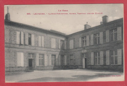 LECTOURE --> La Sous-Préfecture, Mairie, Tribunal (Ancien Evêché) - Lectoure