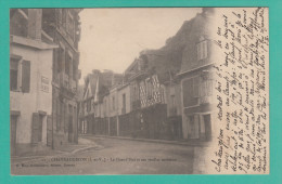 CHATEAUGIRON --> La Grand'Rue Et Ses Vieilles Maisons - Châteaugiron