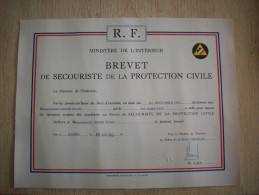 Diplôme : Ministère De L'Intérieur Brevet De Secouriste De La Protection Civile - Diplomas Y Calificaciones Escolares