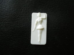 Fève Ancienne En Plastique - DANSEUSE - Frühe Figuren