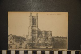 CP, 10, Troyes La Cathedrale N°122 Edition TG - Troyes