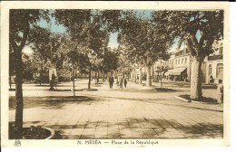 CPA  MEDEA, Place De La République 9191 - Medea