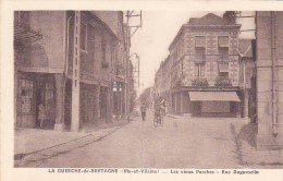 22322- La Guerche De Bretagne Les Vieux Porches Et Rue Duguesclin -photo Touin Guiné -LG -magasin Joseph - La Guerche-de-Bretagne
