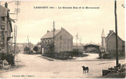 60  LASSIGNY    LA GRANDE RUE ET MONUMENT 1926 - Lassigny