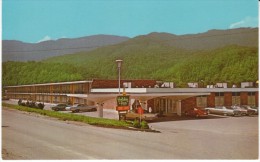 Carryville TN Tennessee, Holiday Inn Lodging, Cove Lake Area, Autos, C1970s Vintage Postcard - Other & Unclassified