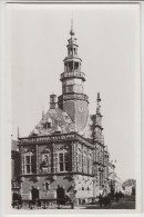 Bolsward - Stadhuis ; Straatscene, Fiets   - Holland/Nederland - Bolsward