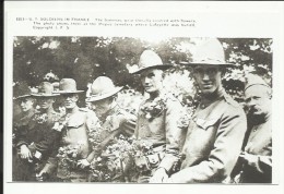 US Soldiers In France , The Sammies Were Liberally Covered With Flowers , Reproduction D'une CPA - Soldatenfriedhöfen