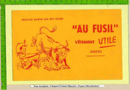 BUVARD   : AU FUSIL  Vetement Utile Pistol Kid Ramene Une Bete Egarée Vache  AMIENS - Textile & Vestimentaire