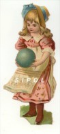 Fillette Blonde  Au Ballon Bleu Ruban Bleu Dans Les Cheveux  Tablier à Motifs  Années 1890 Env - Enfants