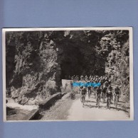 Photo Ancienne - Passage Du Tour De France Dans Les Gorges De L' Arly - Photo Meurisse - Praz Flumet Ugine Megeve - Cyclisme