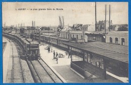 CPA - ESSONNE - JUVISY SUR ORGE - "LA PLUS GRANDE GARE DU MONDE" - Trains Et Quai Animés, Loco Diesel - Leprunier - Juvisy-sur-Orge