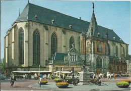 NL.- Ansichtkaart - Zwolle. Grotekerk Of St. Michaëlskerk Tijdens De Markt. Grote Markt Met Hoofdwacht. 2 Scans - Zwolle