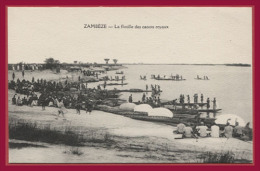 AFRIQUE. - ZAMBIE.  Zambèze. La Flotille Des Canaux Royaux.  (C.P.A. - Petit Format. - Animée.) - Sambia