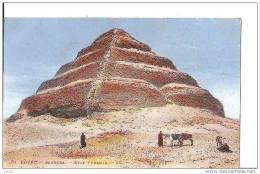 EGYPTE SAKKARA LA PYRAMIDE  ;PERSONNAGES.COULEUR REF 16990 - Piramiden