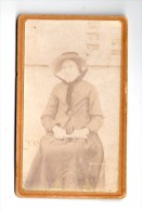 Photographie , 10.5 X 6.5 Cm , FEMME , Voir Recto , 2 Scans - Identified Persons