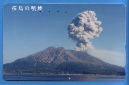 Japan Japon  Telefonkarte Télécarte Phonecard -  Volcan Volcano Vulkan Nr. 110 - 011 - Volcanos