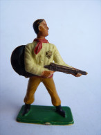 FIGURINE STARLUX COWBOY FUSIL MAINS CHEMISE JAUNE -  SERIE ORDINAIRE  1957 Réf 125 - Starlux