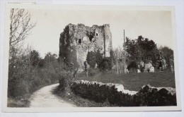 POUZAUGES  - CPSM 85 - Ruines Du Château Féodal De Gilles De Retz. Dit Barbe Bleue. - Pouzauges