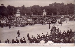 HISTOIRE.CARTE PHOTO.FUNERAILLES DE M.BERTEAUX MINISTRE DE LA GUERRE  VICTIME DE LA CATASTROPHE D'ISSY LES MOULINEAUX. - Chatou