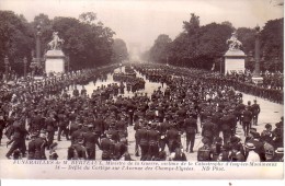 HISTOIRE.CARTE PHOTO.FUNERAILLES DE M.BERTEAUX MINISTRE DE LA GUERRE  VICTIME DE LA CATASTROPHE D'ISSY LES MOULINEAUX. - Chatou