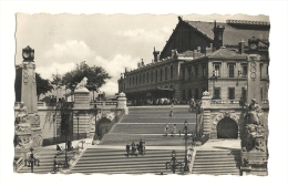 Cp, 13, Marseille, Escalier Monumental De La Gare St-Charles, écrite - Bahnhof, Belle De Mai, Plombières