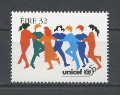 IRLANDE 1996 N° 947 ** Neuf = MNH Superbe Cote 1,25 €  UNICEF Enfants Children - Unused Stamps