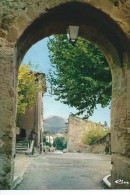 BEAUME DE VENISE LE PORTAIL NEUF AU FOND LE MONT VENTOUX - Beaumes De Venise