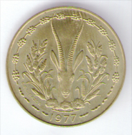 ETATS DE L´AFRIQUE DE L´OVEST 10 FRANCS 1977 - Autres – Afrique